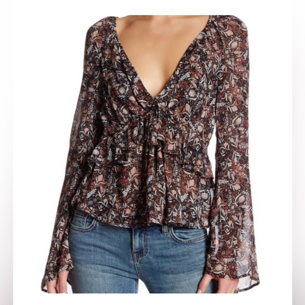 Free People Uptown Bell Sleeve Top, size M Flowy Boho Ditsy Floral